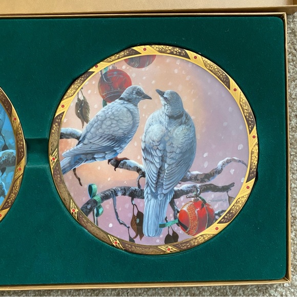 12 days of Christmas Plates by Mario Fernandez: partridge and turtle doves - Picture 9 of 15